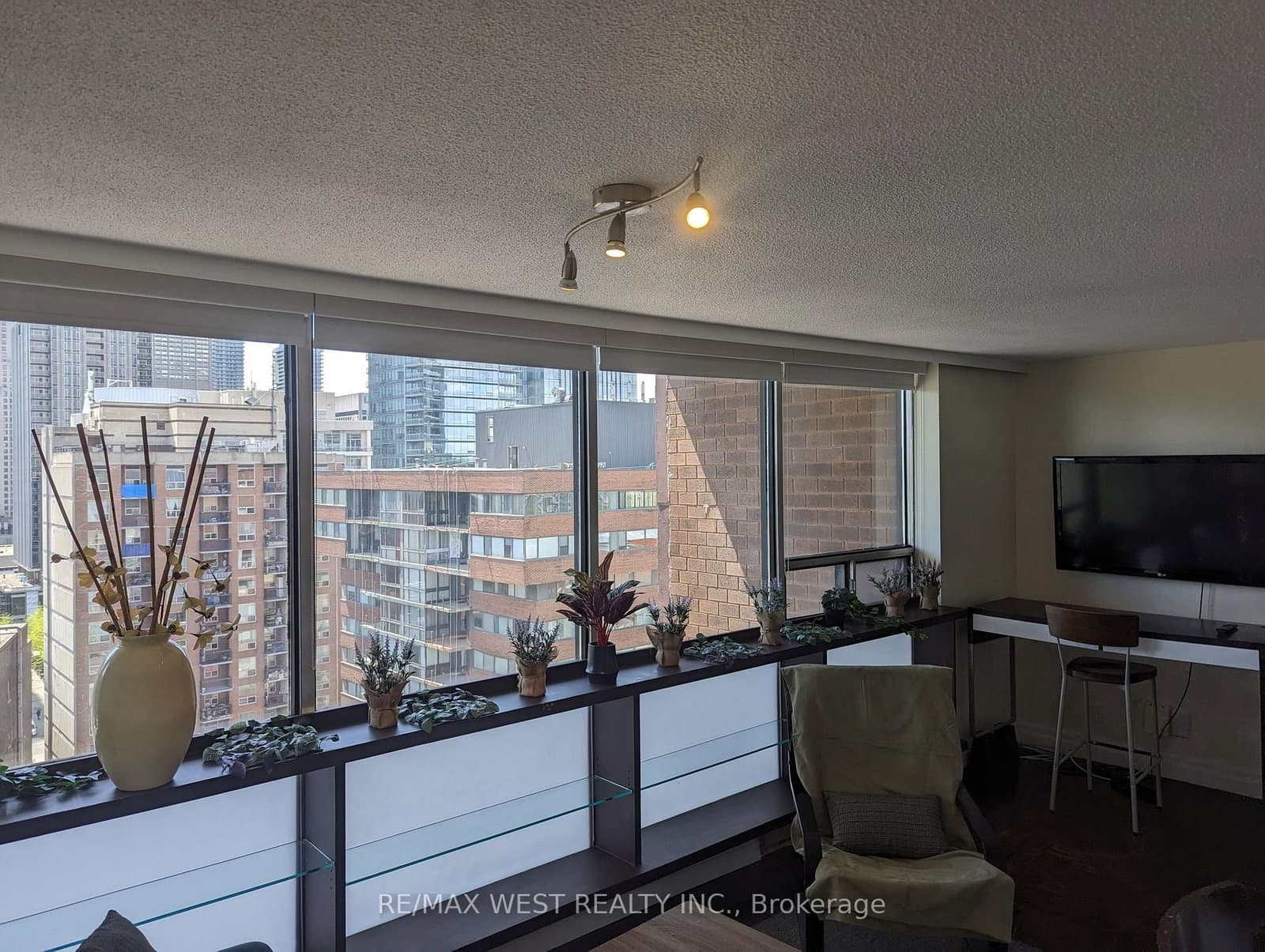 914 Yonge Street, Unit 1206 thumbnail 3