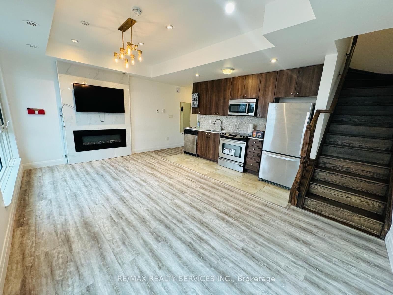 639 Lawrence Avenue W, Unit 321 thumbnail 15