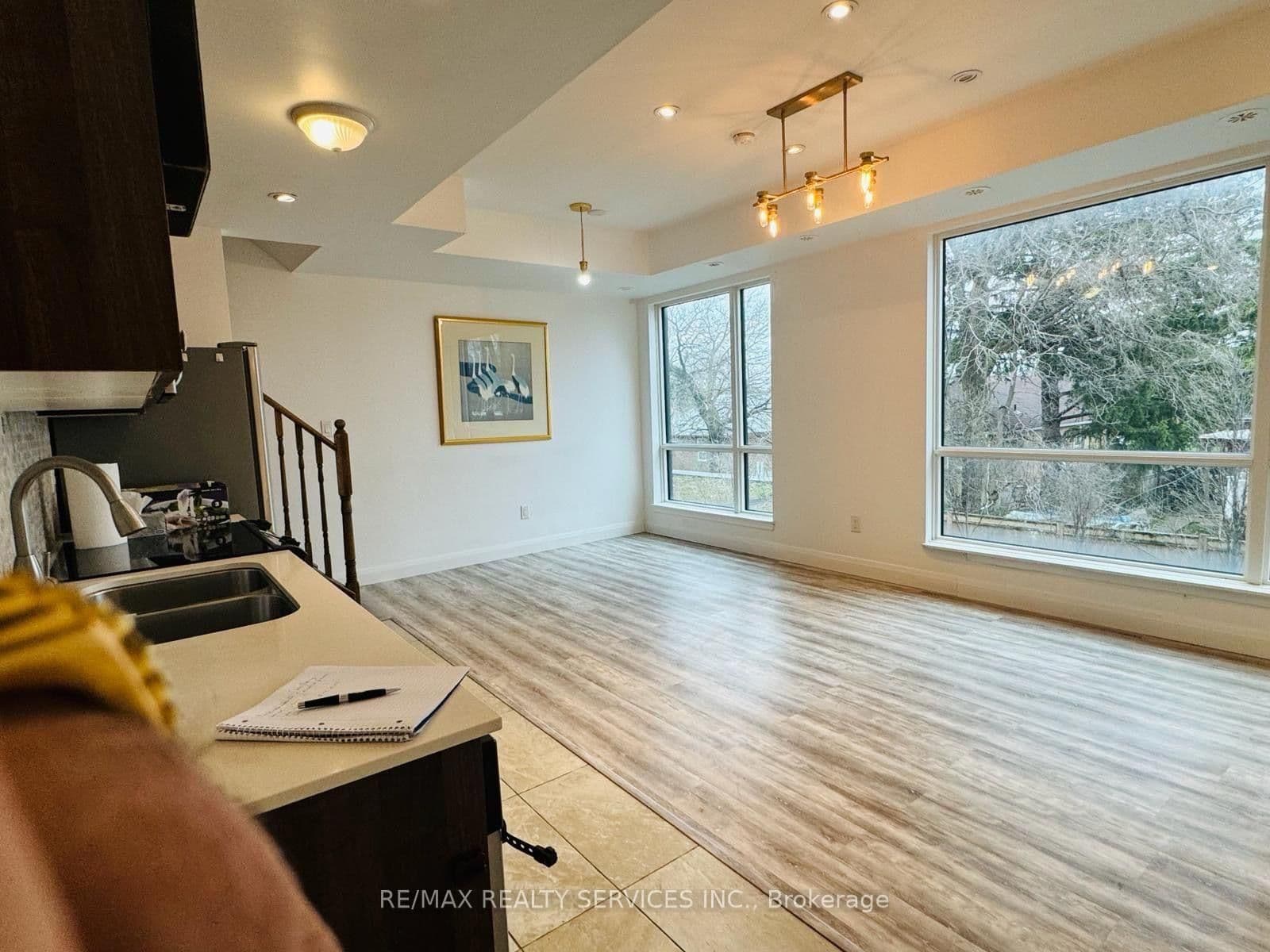 639 Lawrence Avenue W, Unit 321 thumbnail 21