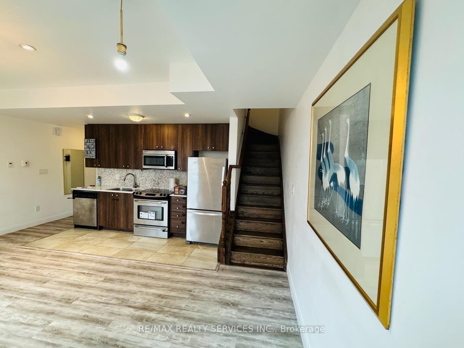 639 Lawrence Avenue W, Unit 321 thumbnail 3