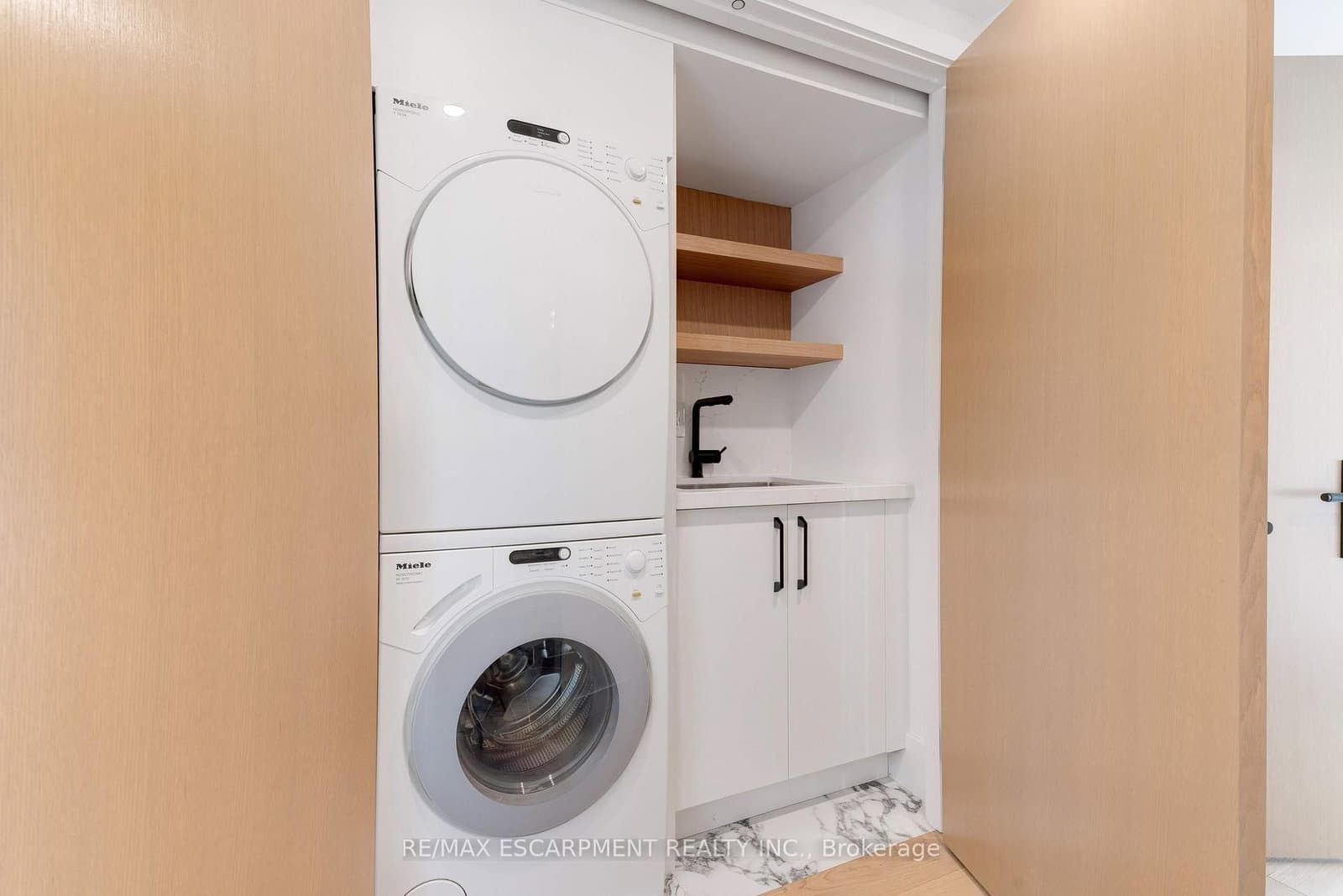 20 Niagara Street, Unit PH1 thumbnail 25