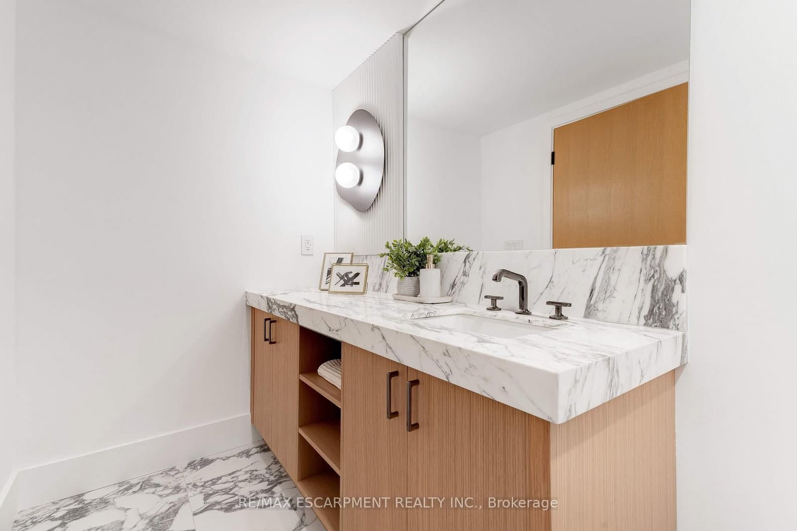 20 Niagara Street, Unit PH1 thumbnail 26