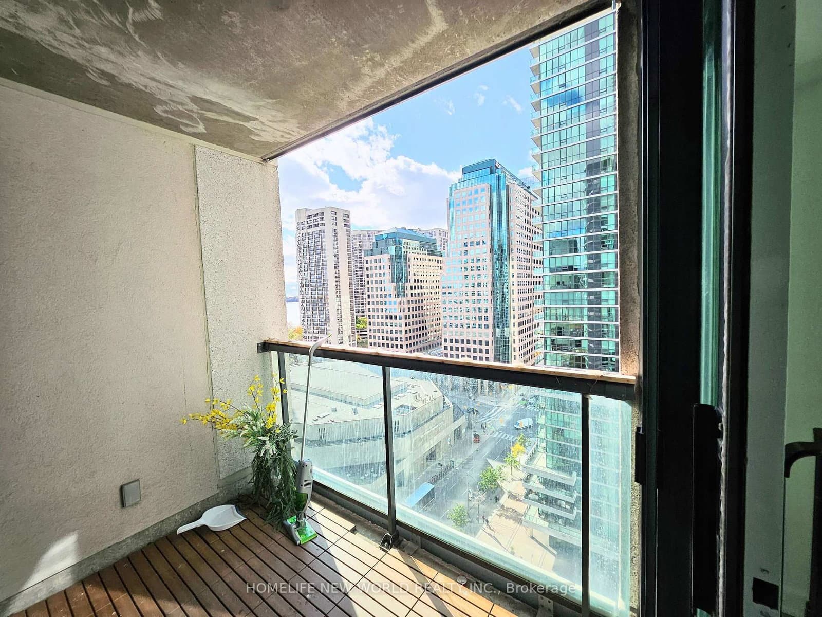 12 Yonge Street, Unit 1709 thumbnail 14