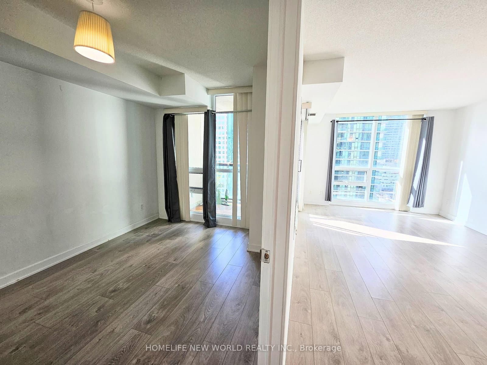 12 Yonge Street, Unit 1709 thumbnail 7