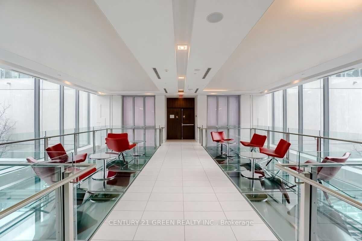 120 Homewood Avenue, Unit 810 thumbnail 10