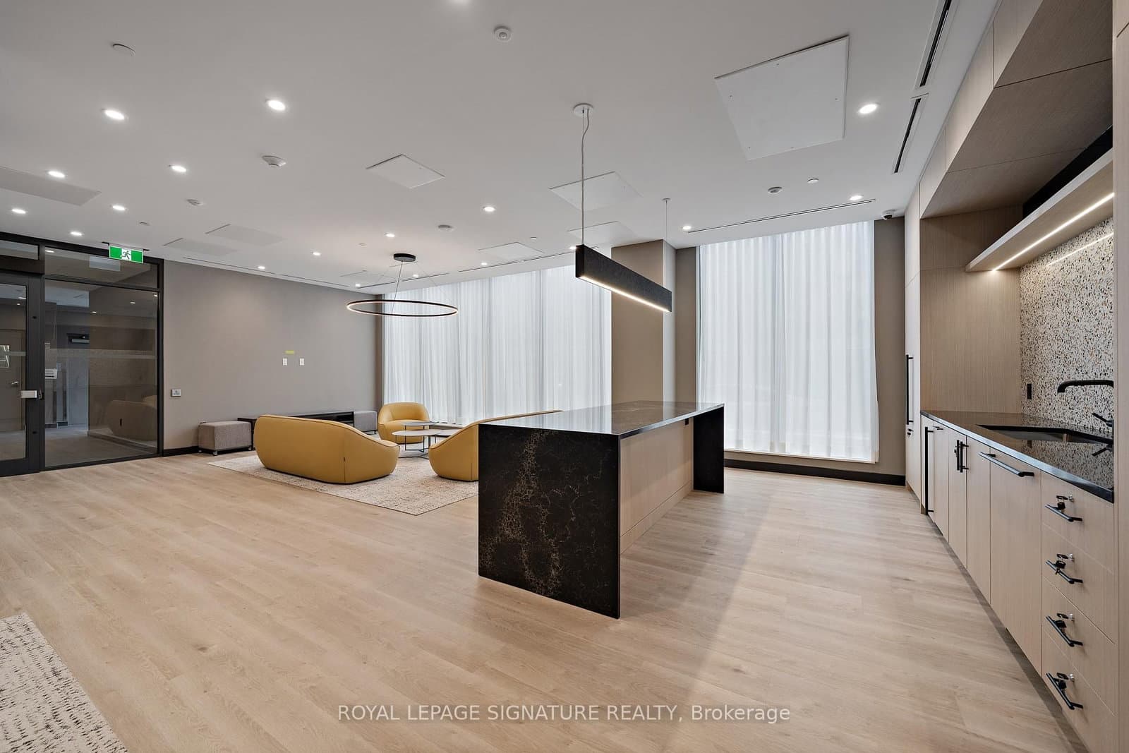 664 Spadina Avenue, Unit 404 thumbnail 15