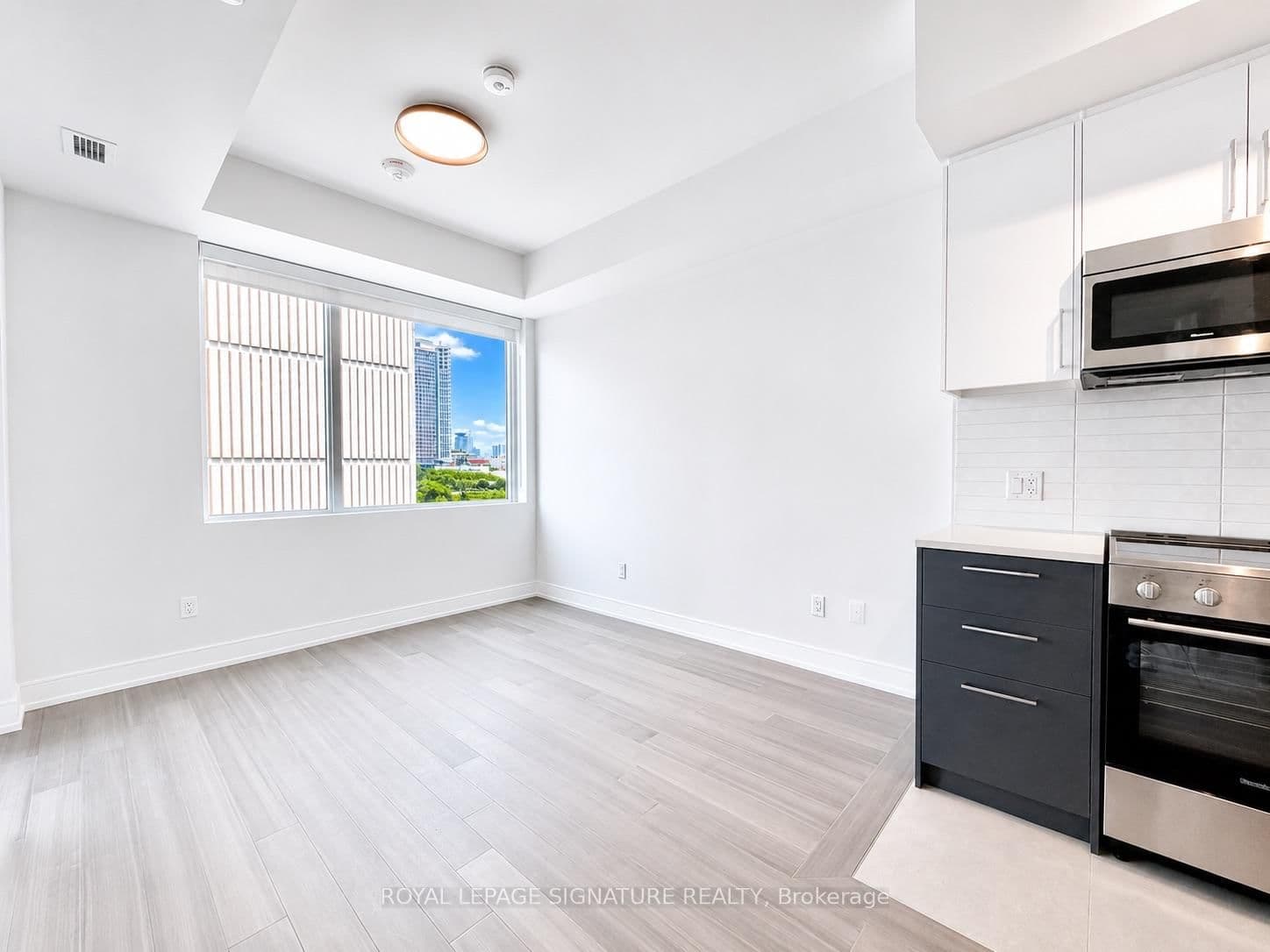 664 Spadina Avenue, Unit 404 thumbnail 2
