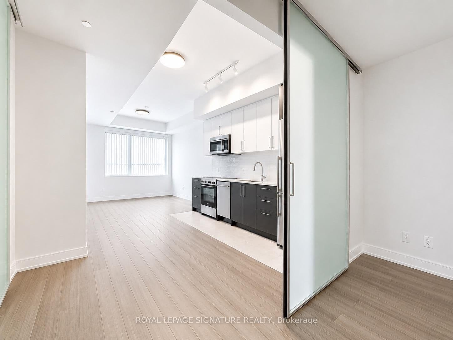 664 Spadina Avenue, Unit 404 thumbnail 6