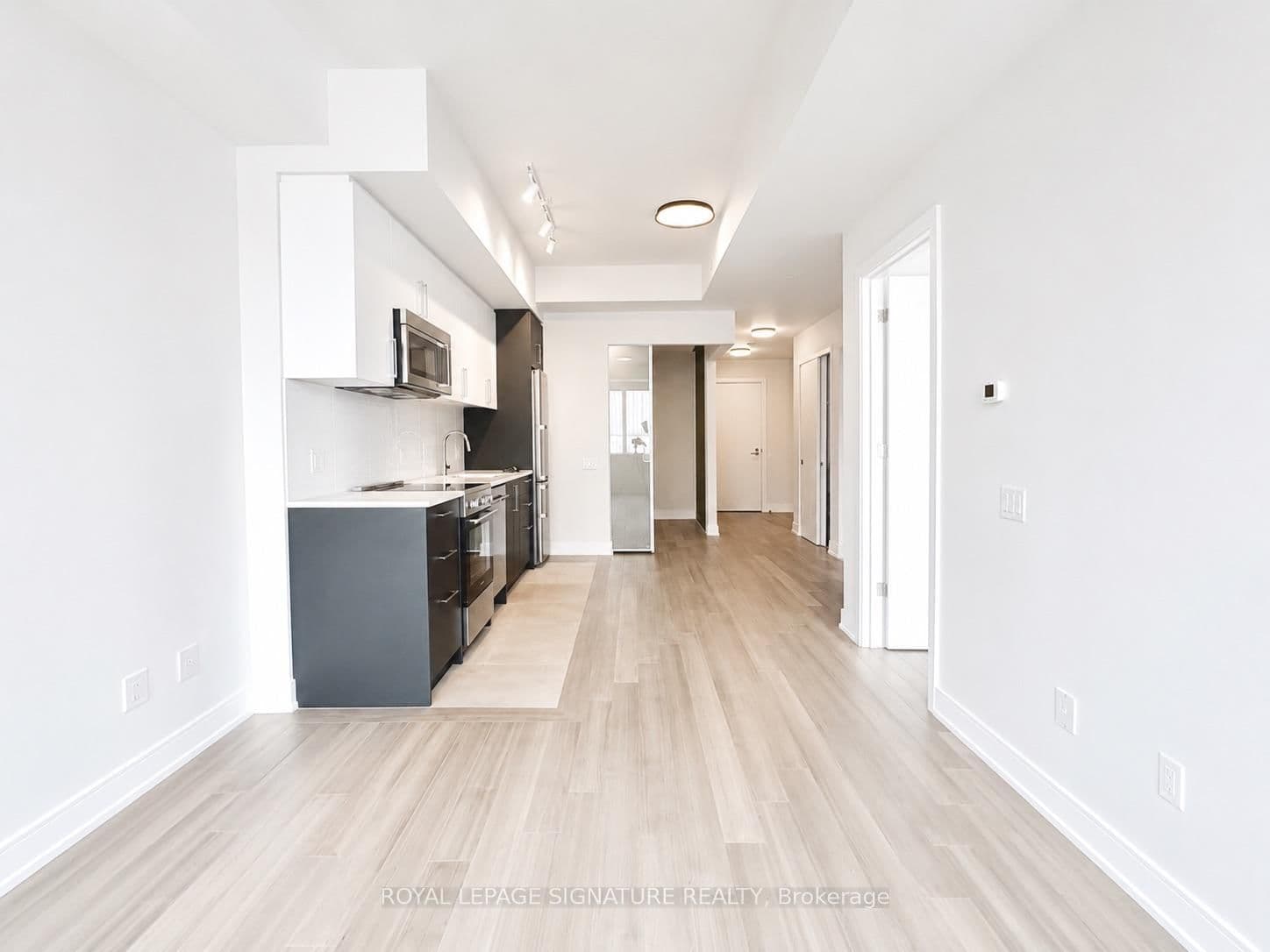 664 Spadina Avenue, Unit 404 thumbnail 7