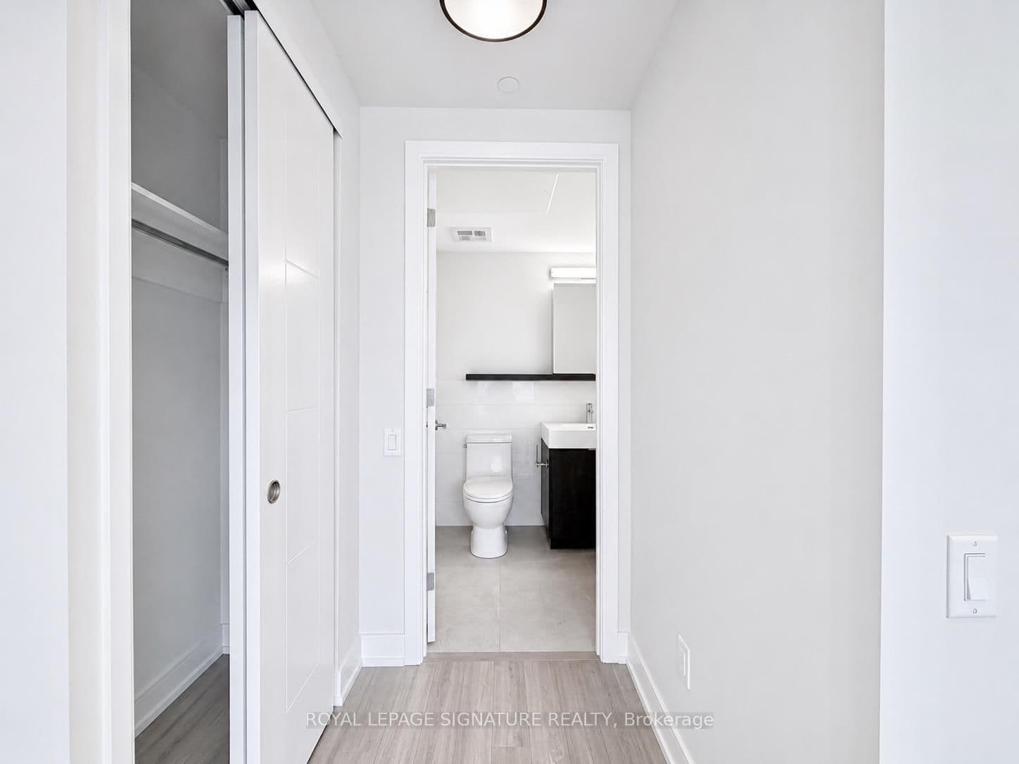 664 Spadina Avenue, Unit 204 thumbnail 10