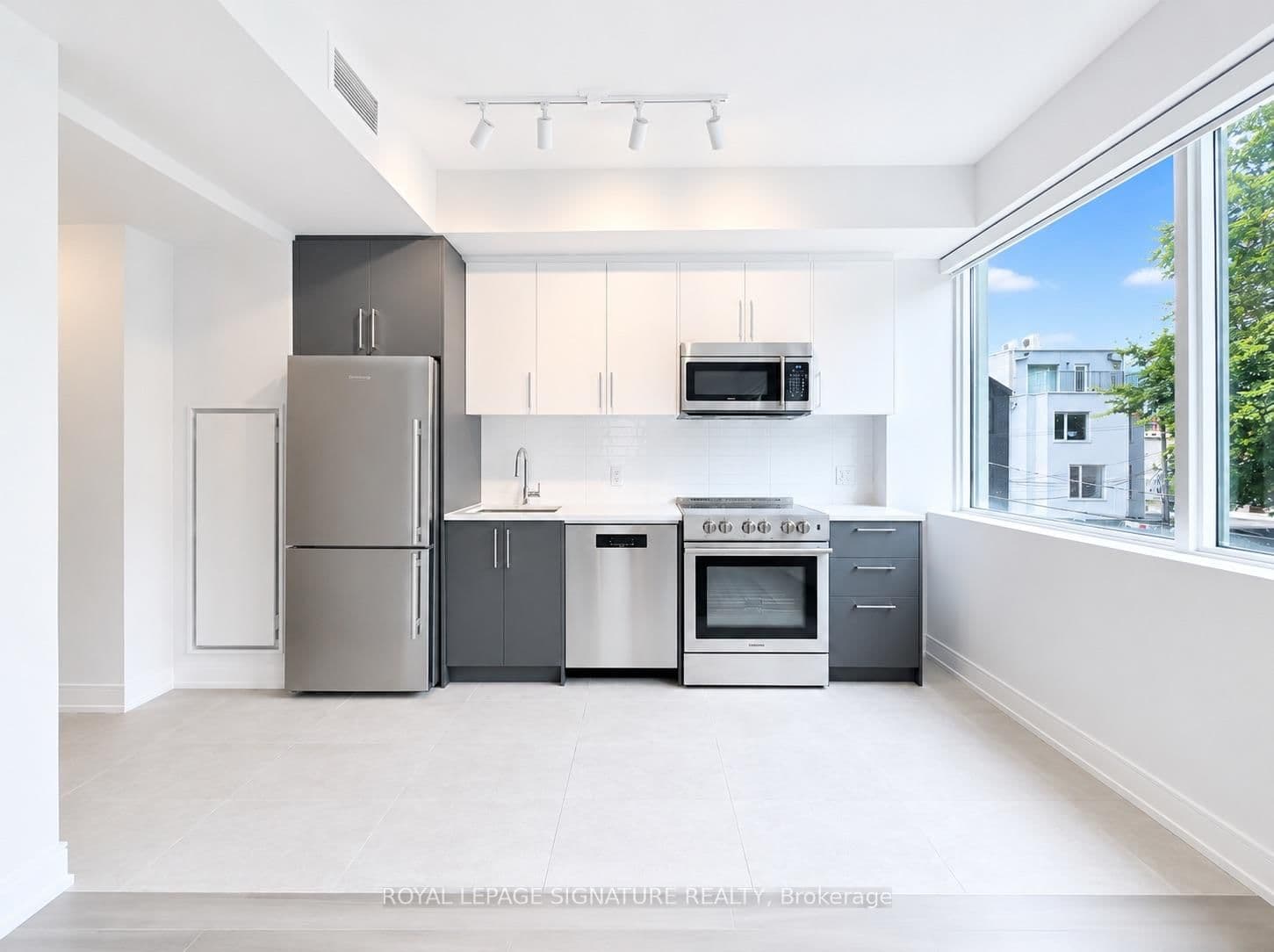 664 Spadina Avenue, Unit 204 thumbnail 5