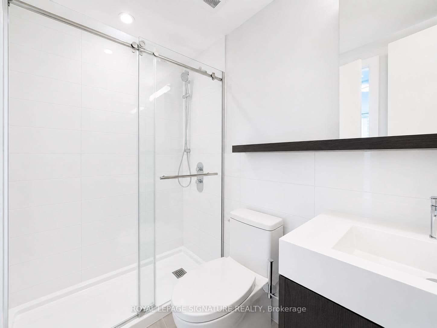 664 Spadina Avenue, Unit 204 thumbnail 9
