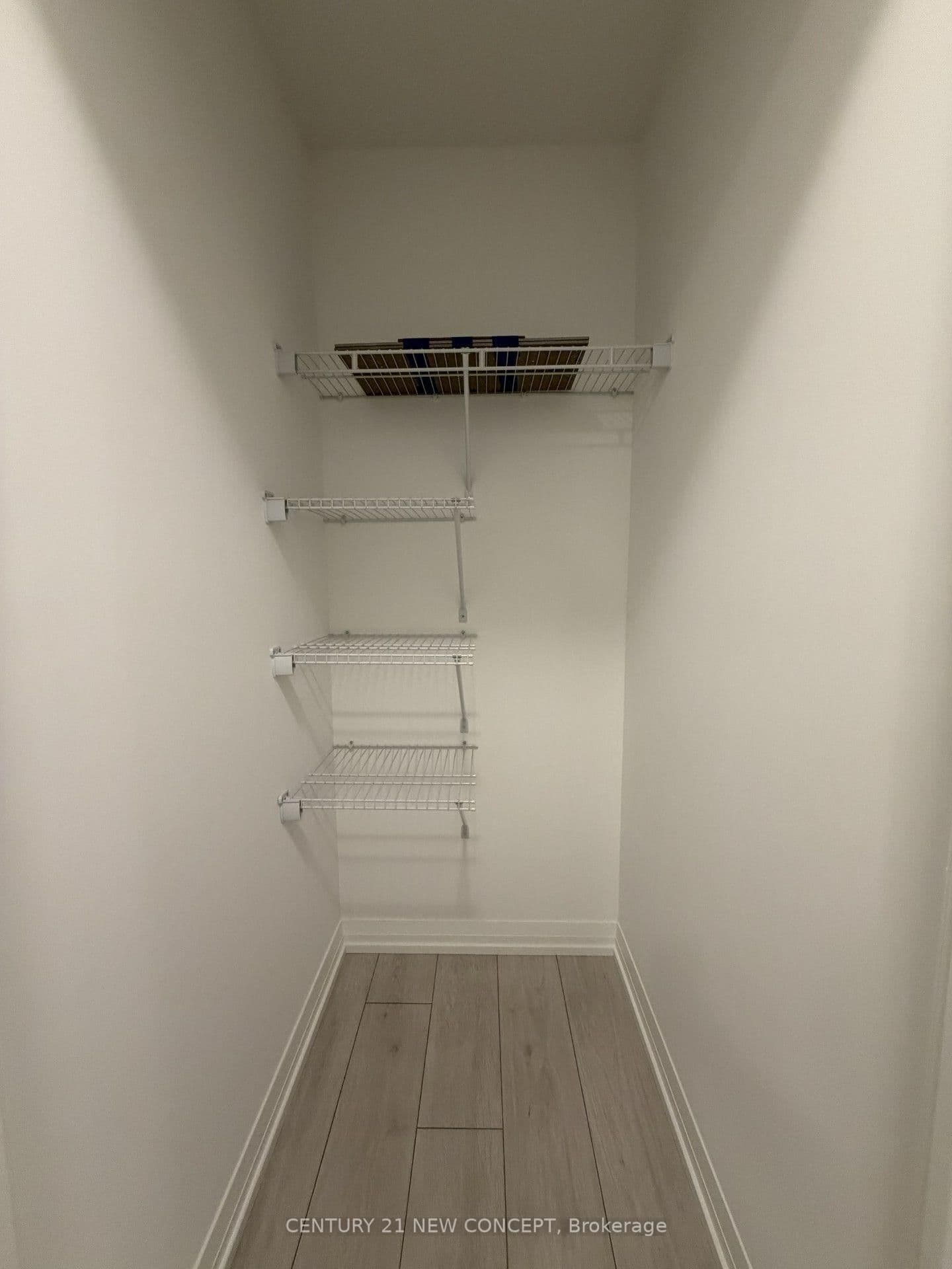 400 King Street W, Unit 812 thumbnail 11