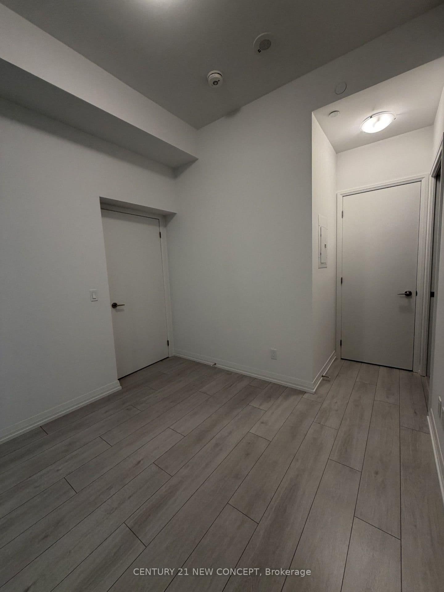 400 King Street W, Unit 812 thumbnail 9