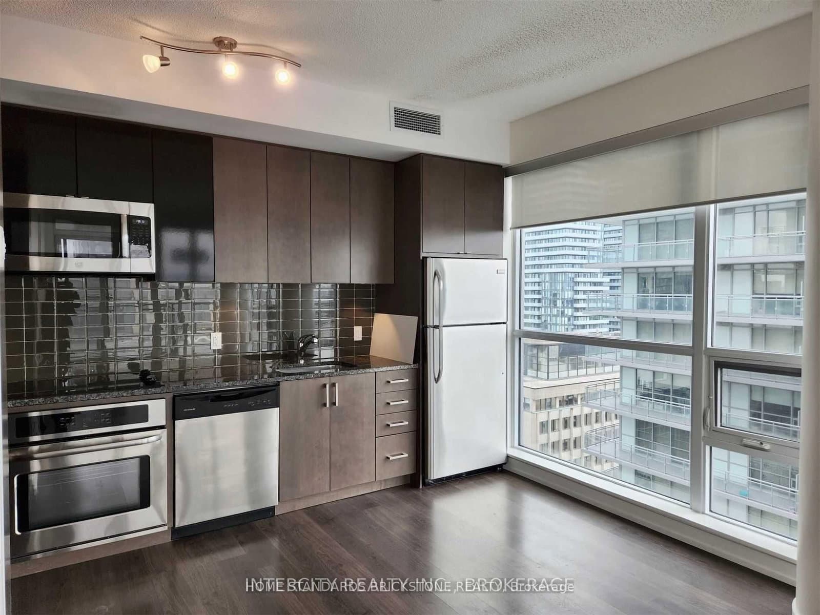 89 Dunfield Avenue, Unit 1707 thumbnail 6