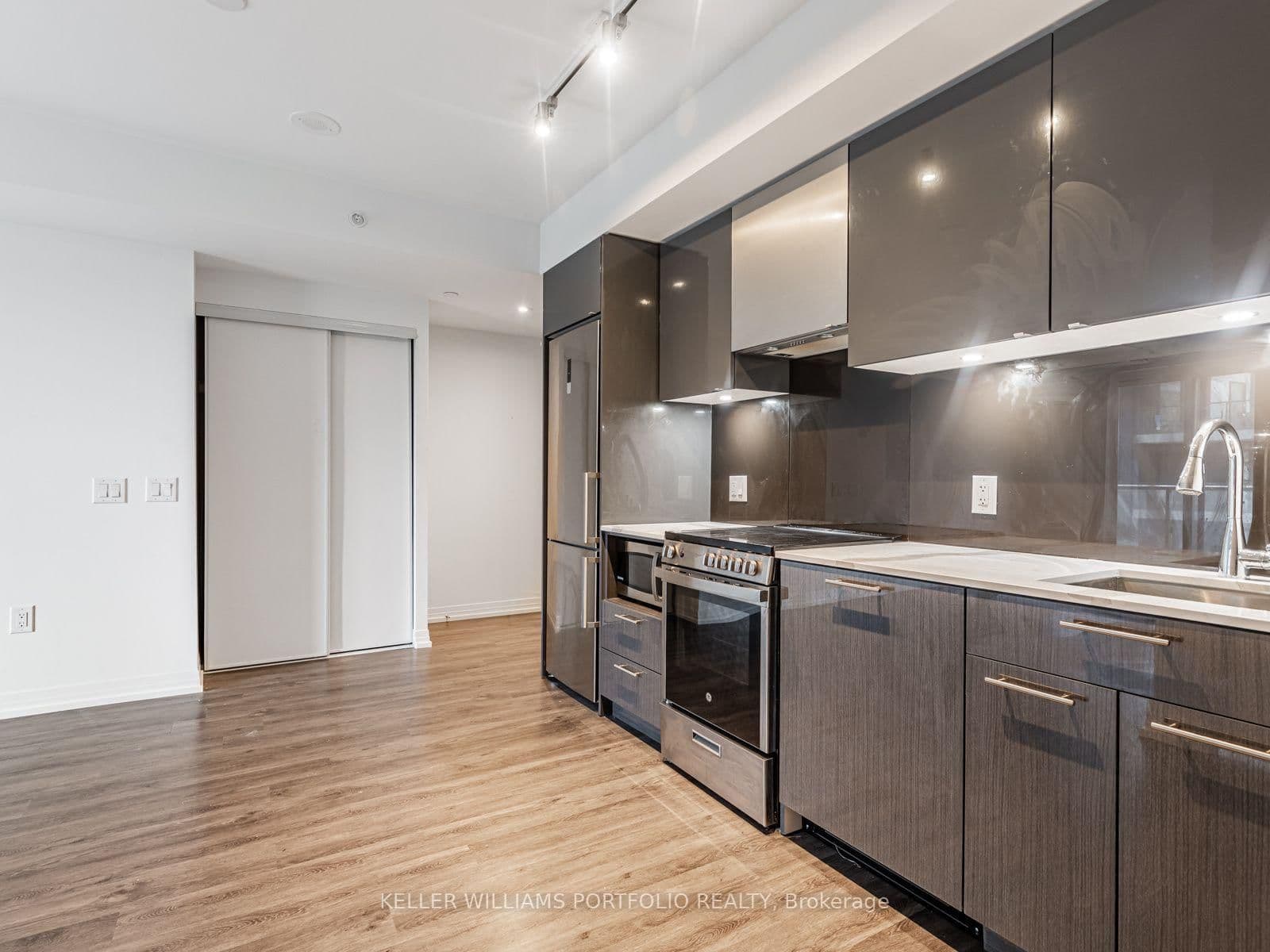 251 Jarvis Street, Unit 1633 thumbnail 7