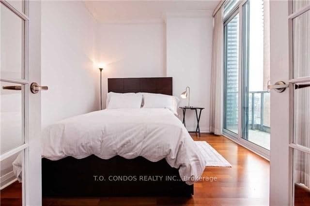 1121 Bay Street, Unit 2001 thumbnail 12