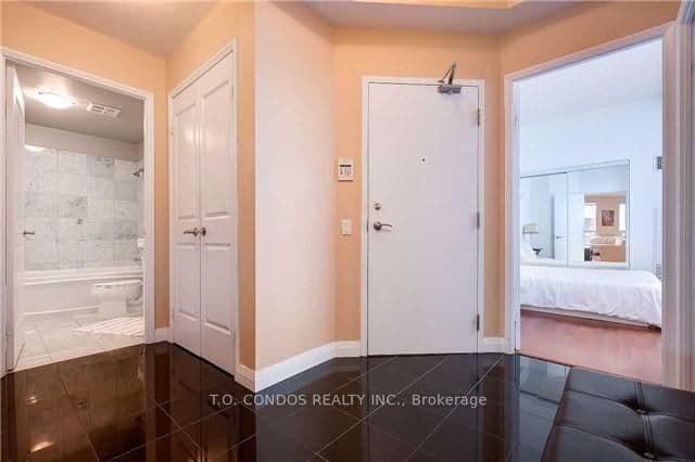 1121 Bay Street, Unit 2001 thumbnail 14