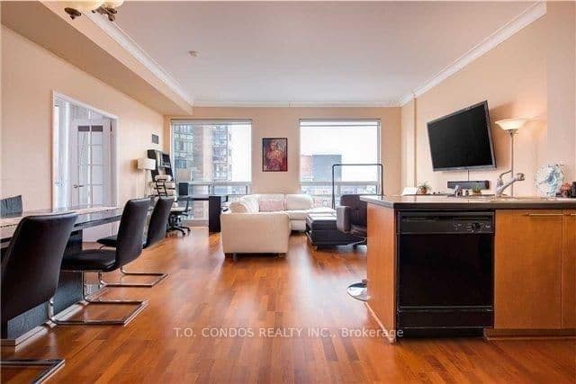 1121 Bay Street, Unit 2001 thumbnail 2