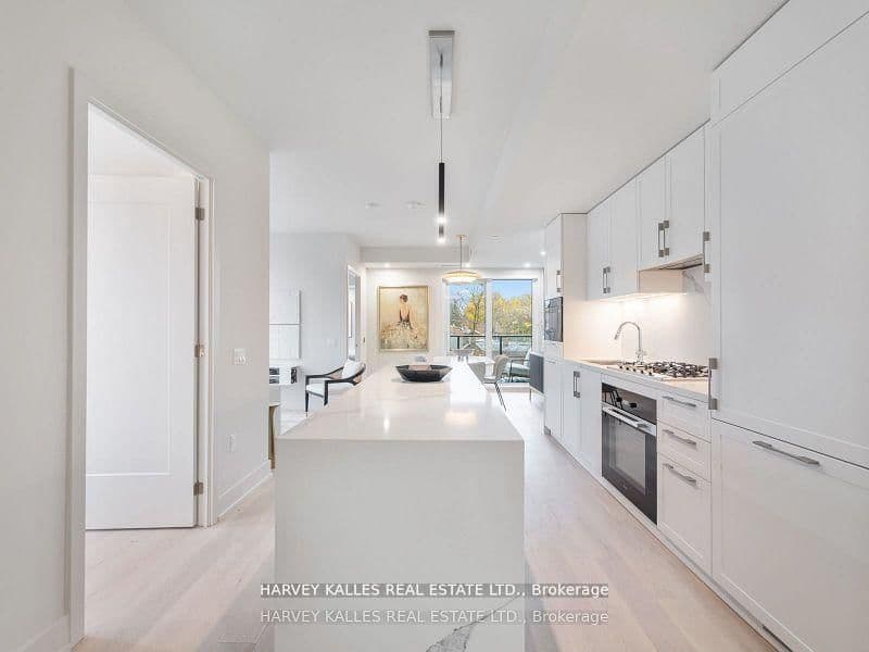 8 Manor Road W, Unit 610 thumbnail 17