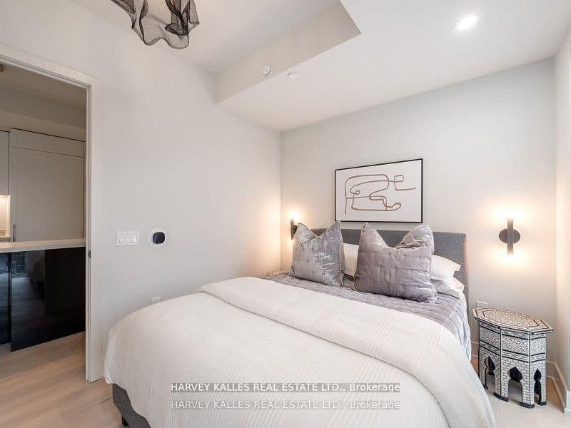 8 Manor Road W, Unit 610 thumbnail 22