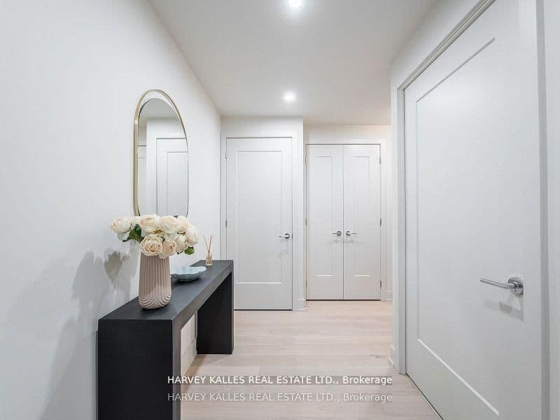 8 Manor Road W, Unit 610 thumbnail 7