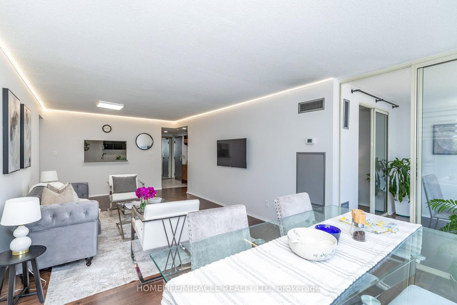 5785 Yonge Street, Unit 306 thumbnail 15