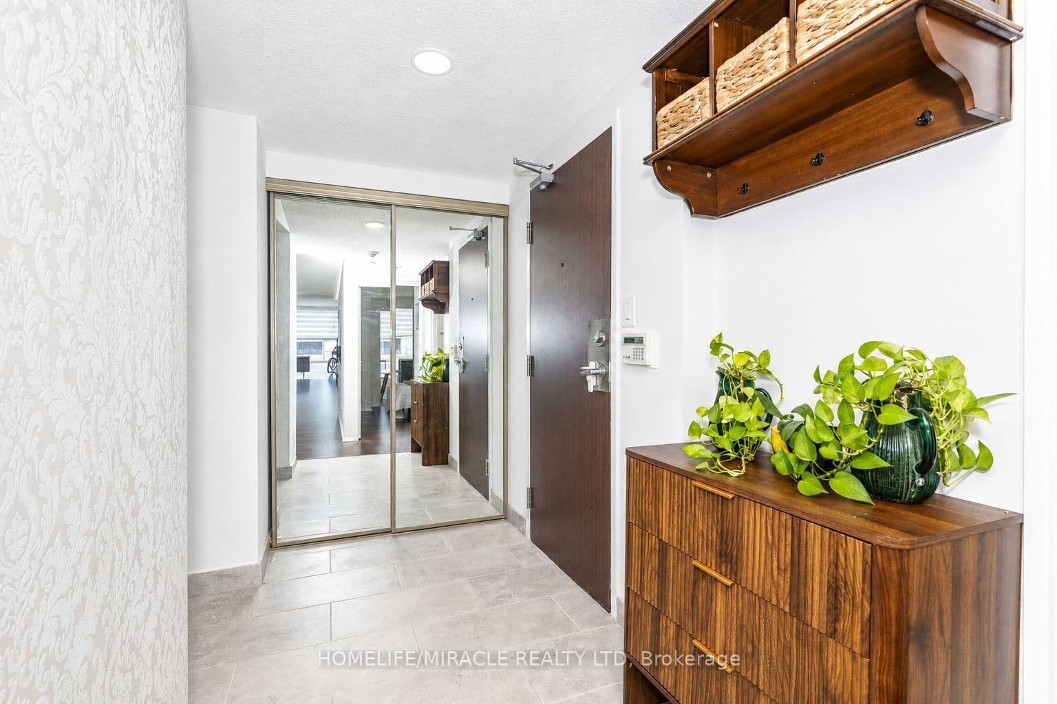 5785 Yonge Street, Unit 306 thumbnail 4