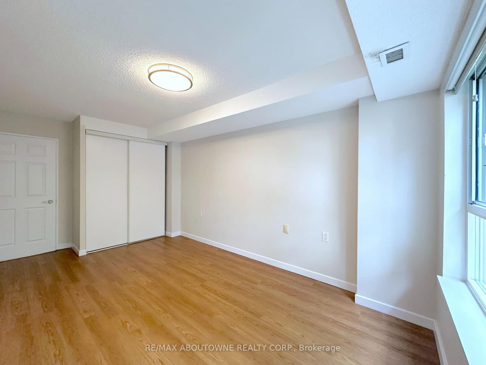 268 Merton Street, Unit 205 thumbnail 12