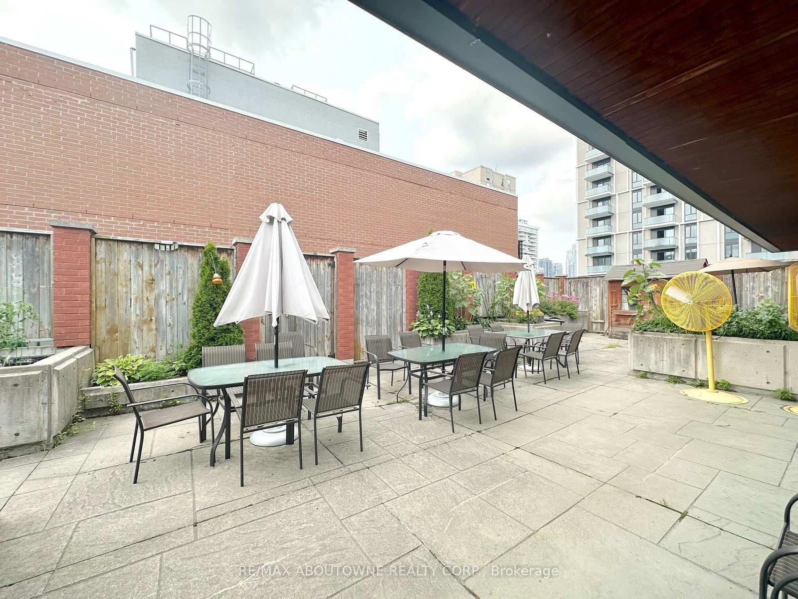 268 Merton Street, Unit 205 thumbnail 18