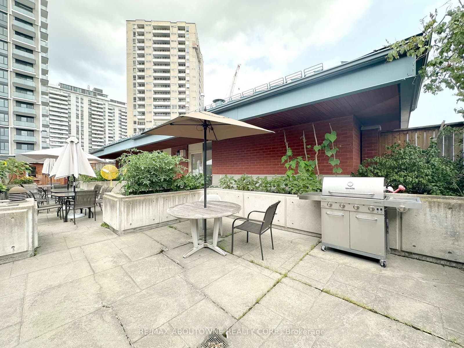 268 Merton Street, Unit 205 thumbnail 19