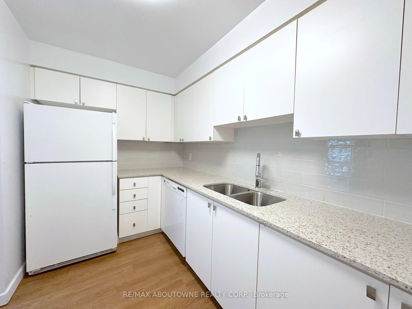 268 Merton Street, Unit 205 thumbnail 8