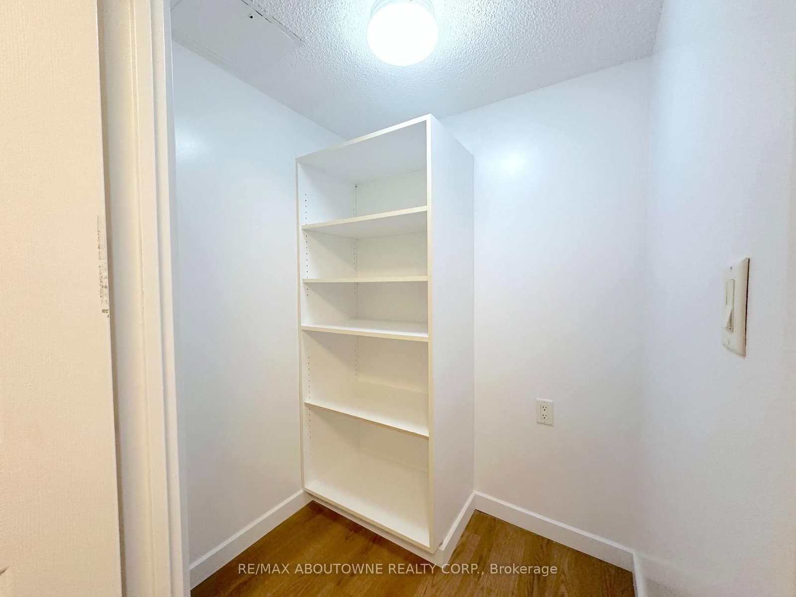 268 Merton Street, Unit 205 thumbnail 9