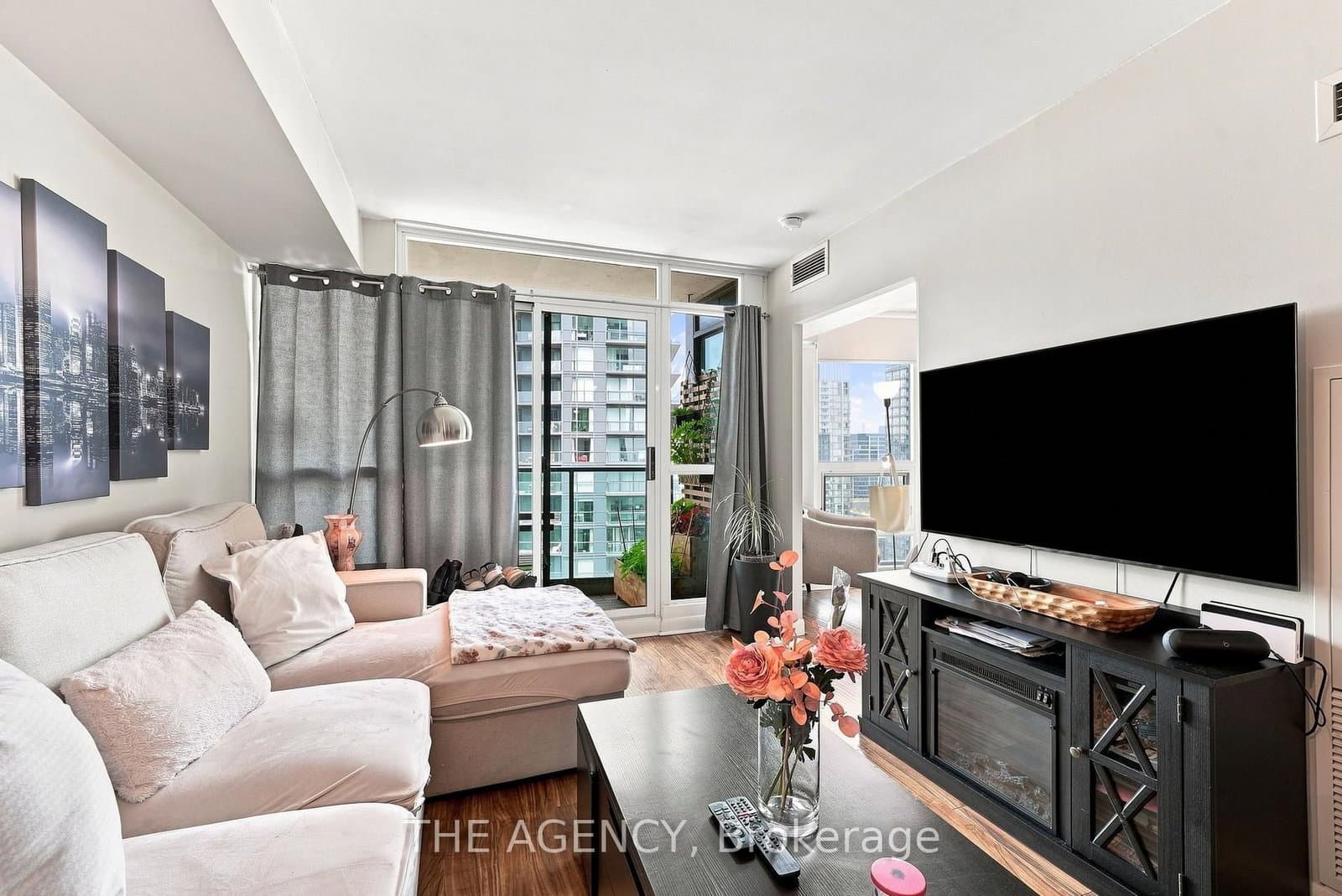 600 Fleet Street, Unit 2301 thumbnail 3