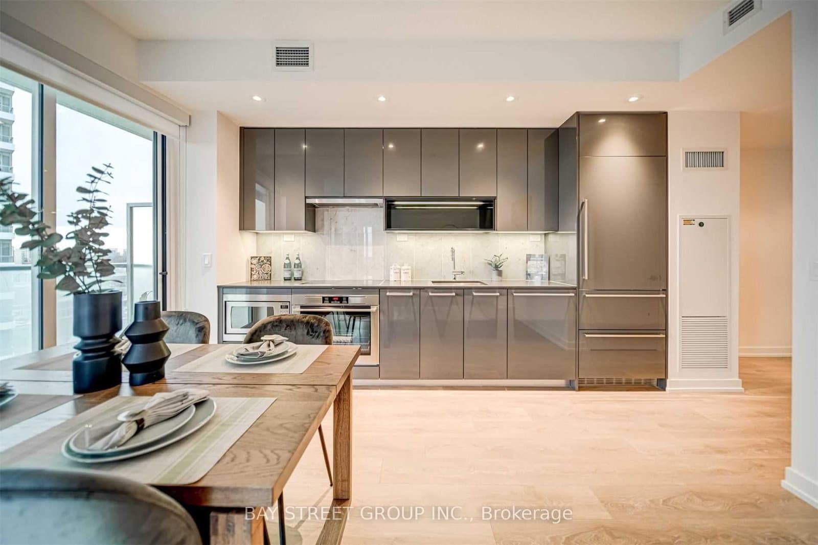 117 Mcmahon Drive, Unit 2503 thumbnail 10
