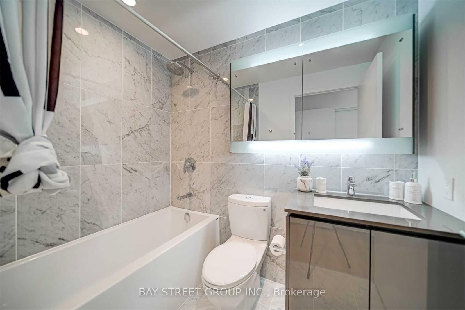 117 Mcmahon Drive, Unit 2503 thumbnail 22