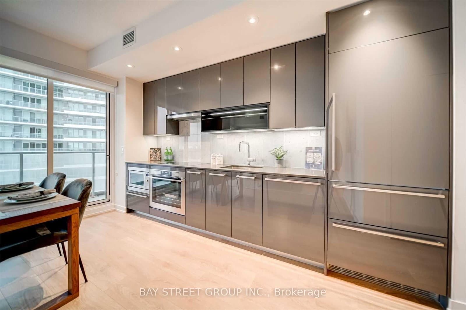 117 Mcmahon Drive, Unit 2503 thumbnail 9