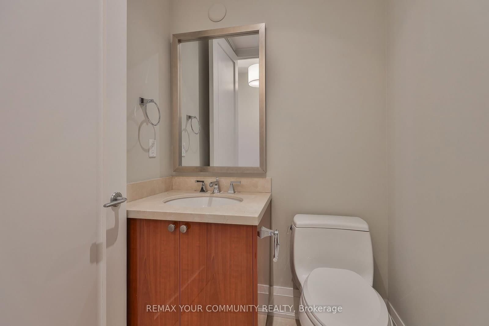 80 Yorkville Avenue, Unit 802 thumbnail 10