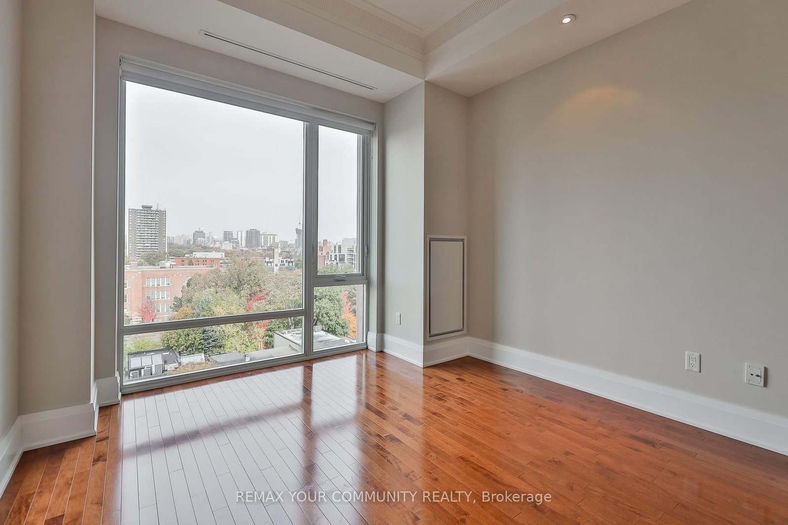 80 Yorkville Avenue, Unit 802 thumbnail 18