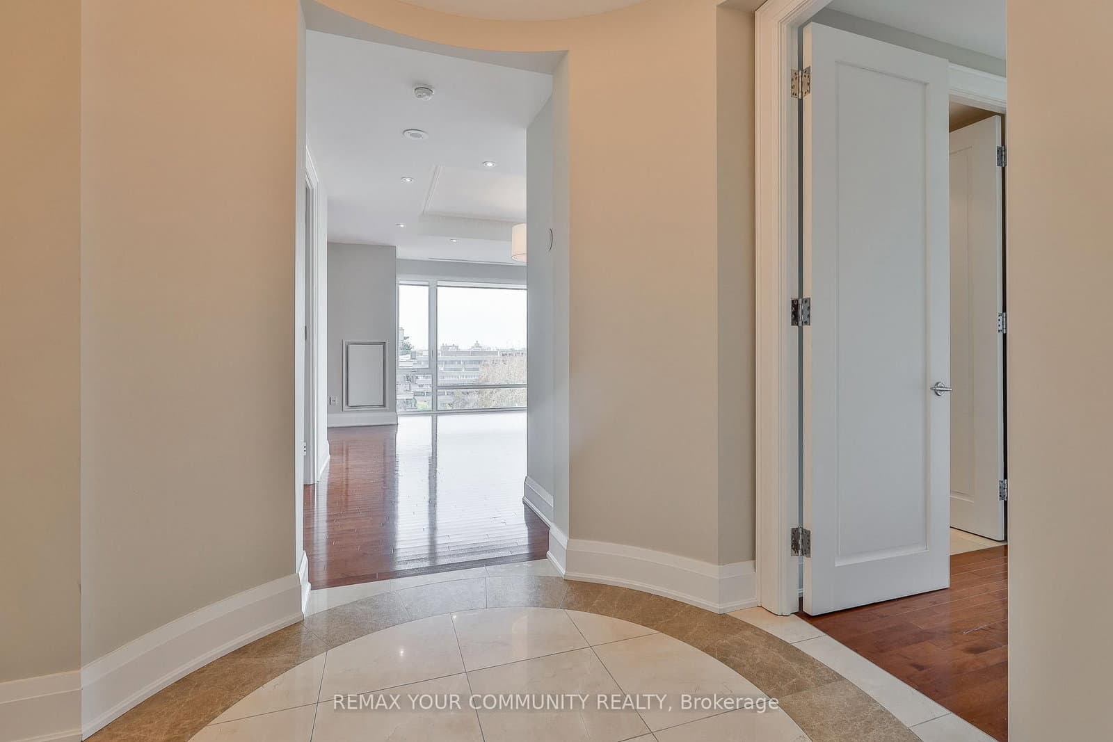 80 Yorkville Avenue, Unit 802 thumbnail 19