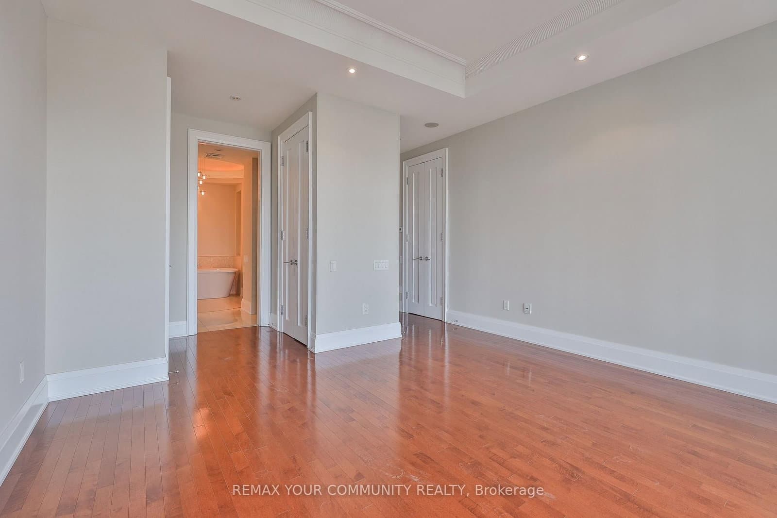 80 Yorkville Avenue, Unit 802 thumbnail 20
