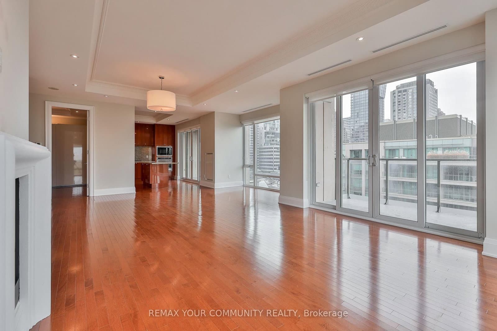 80 Yorkville Avenue, Unit 802 thumbnail 22