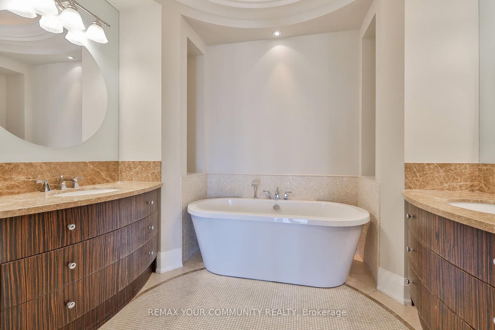 80 Yorkville Avenue, Unit 802 thumbnail 26