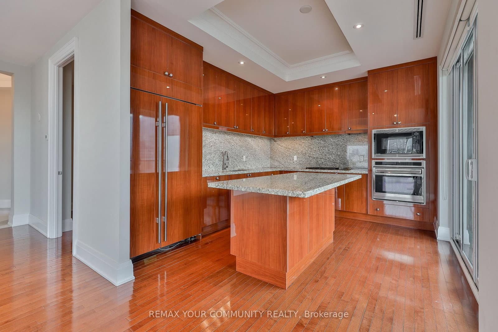 80 Yorkville Avenue, Unit 802 thumbnail 4