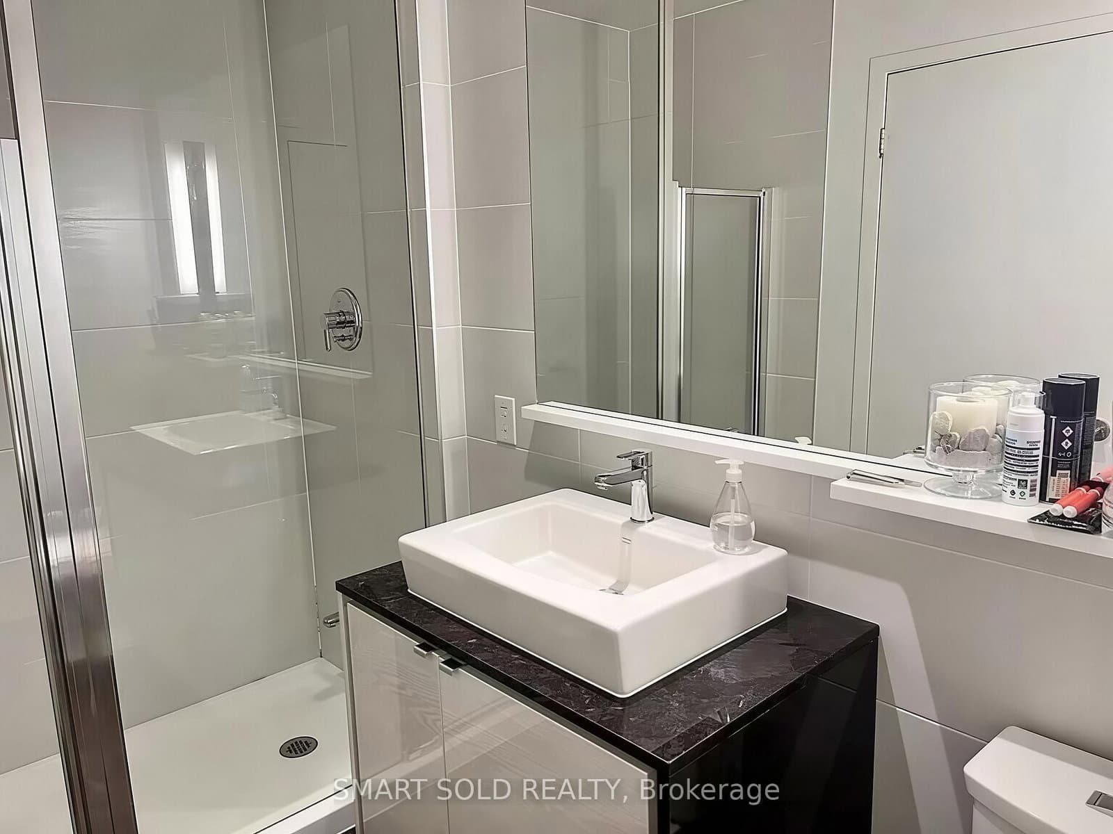 121 Mcmahon Drive, Unit 3208 thumbnail 8