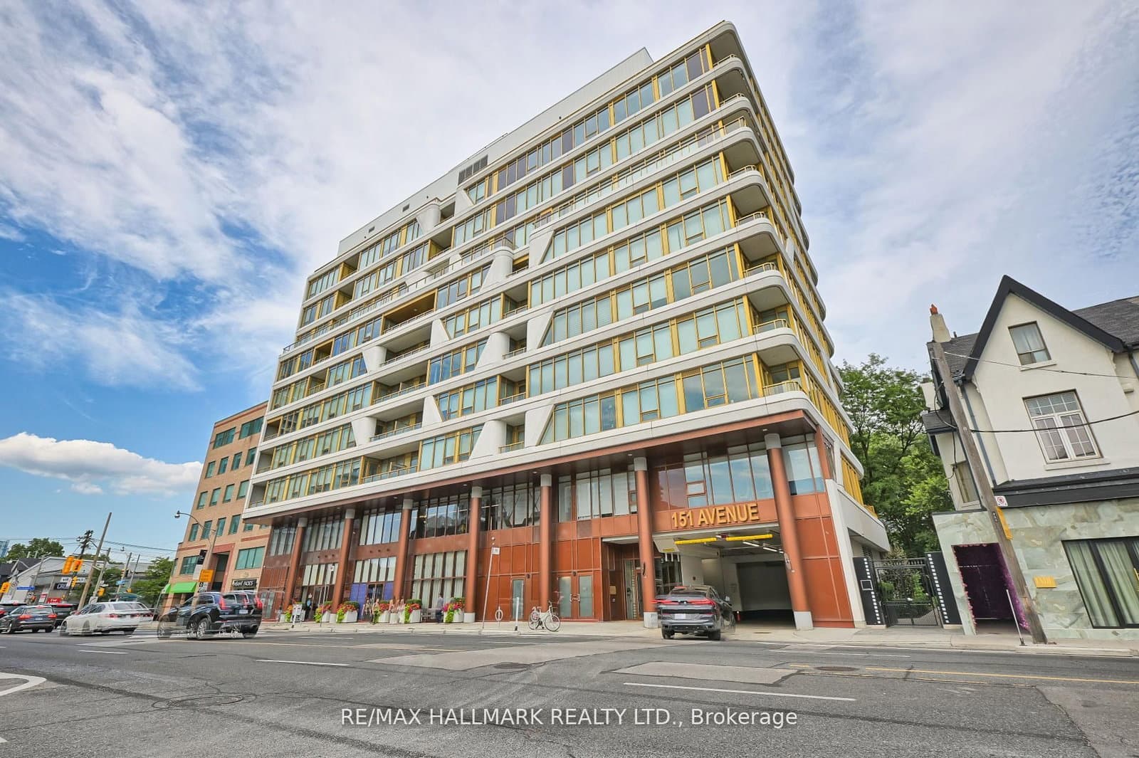 151 Avenue Road, Unit 601