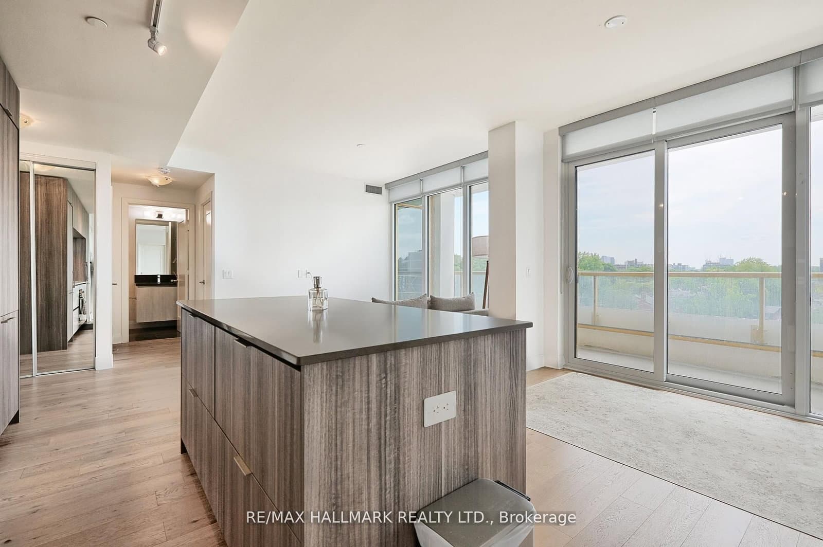 151 Avenue Road, Unit 601 thumbnail 11