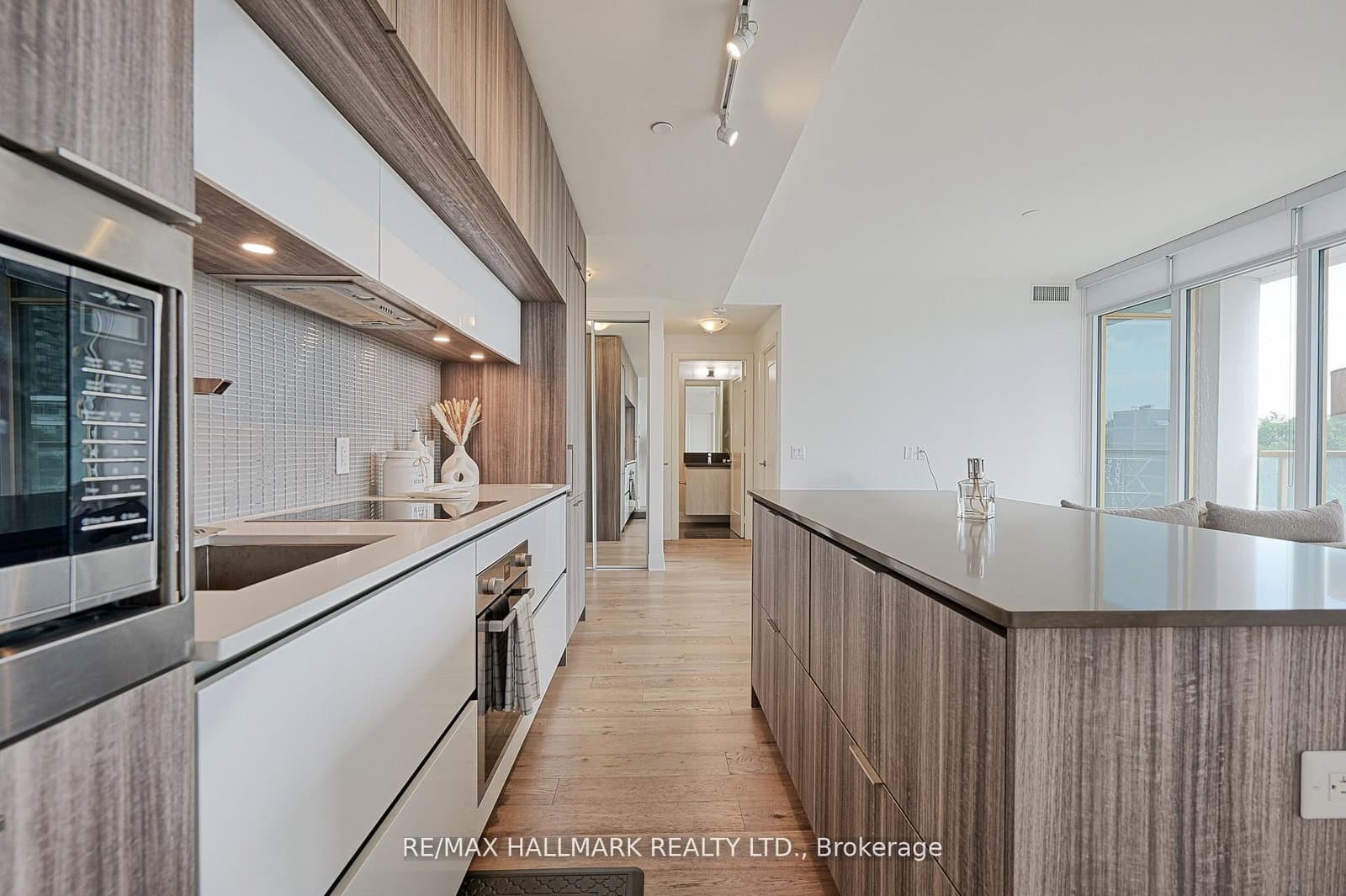 151 Avenue Road, Unit 601 thumbnail 12