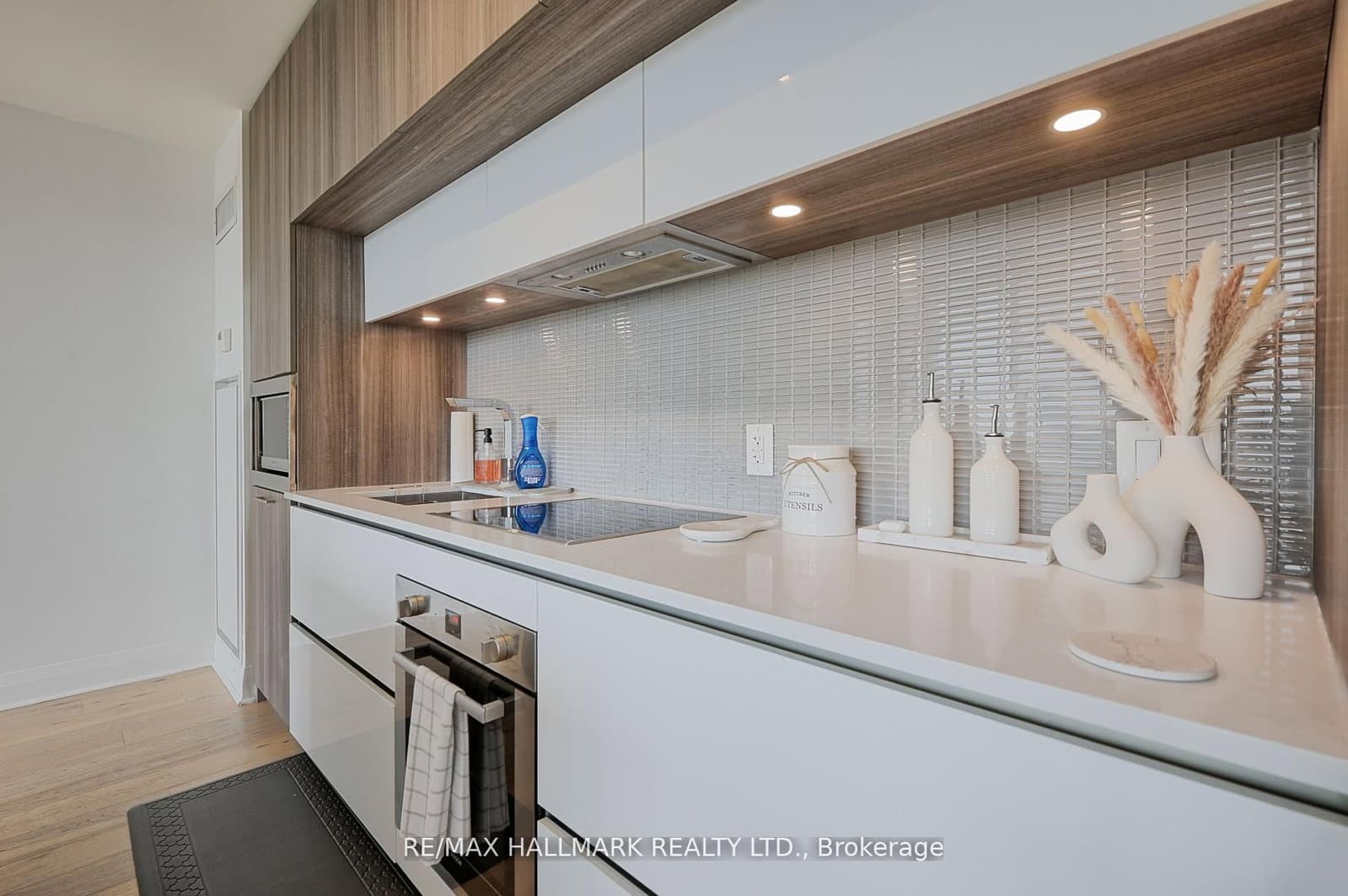 151 Avenue Road, Unit 601 thumbnail 13