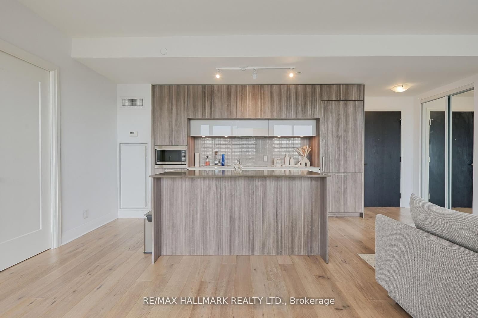 151 Avenue Road, Unit 601 thumbnail 14